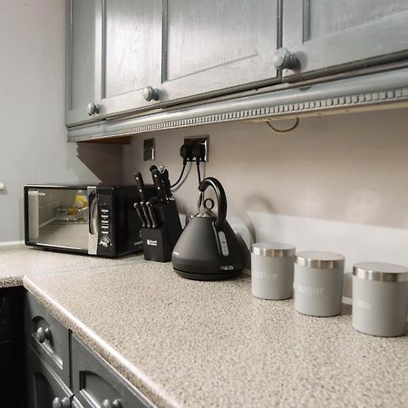 The Grey Haven Birmingham Villa ภายนอก รูปภาพ