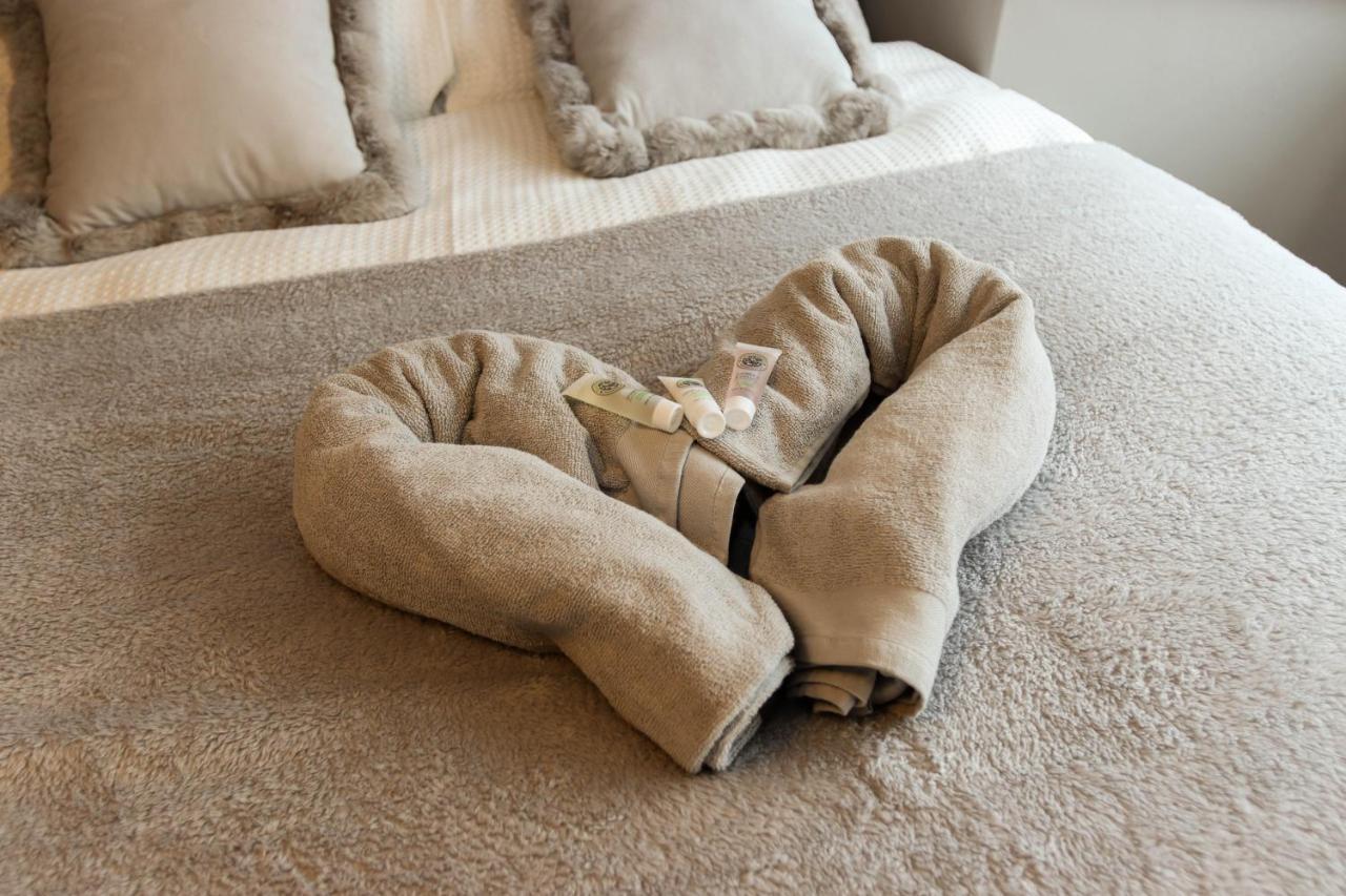 The Grey Haven Birmingham Villa ภายนอก รูปภาพ
