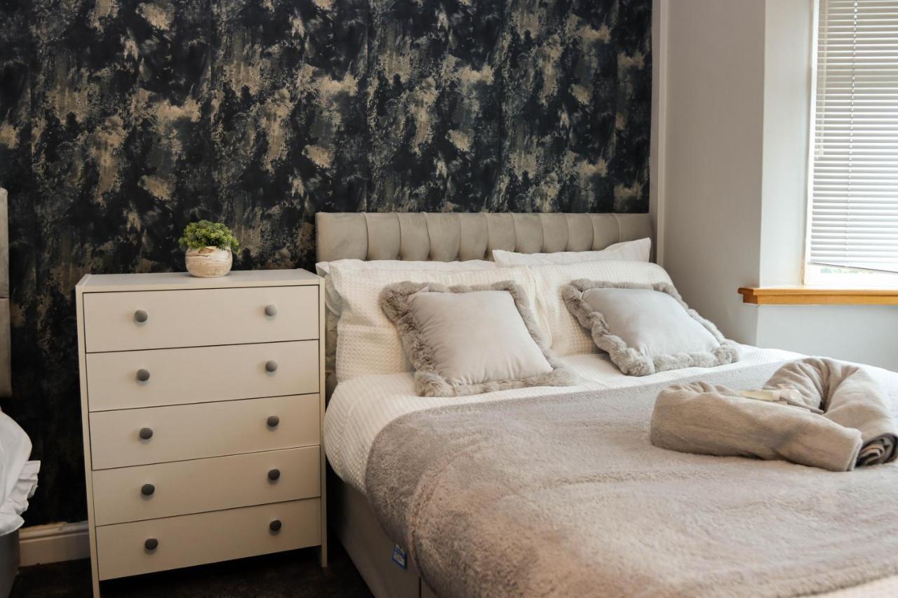 The Grey Haven Birmingham Villa ภายนอก รูปภาพ
