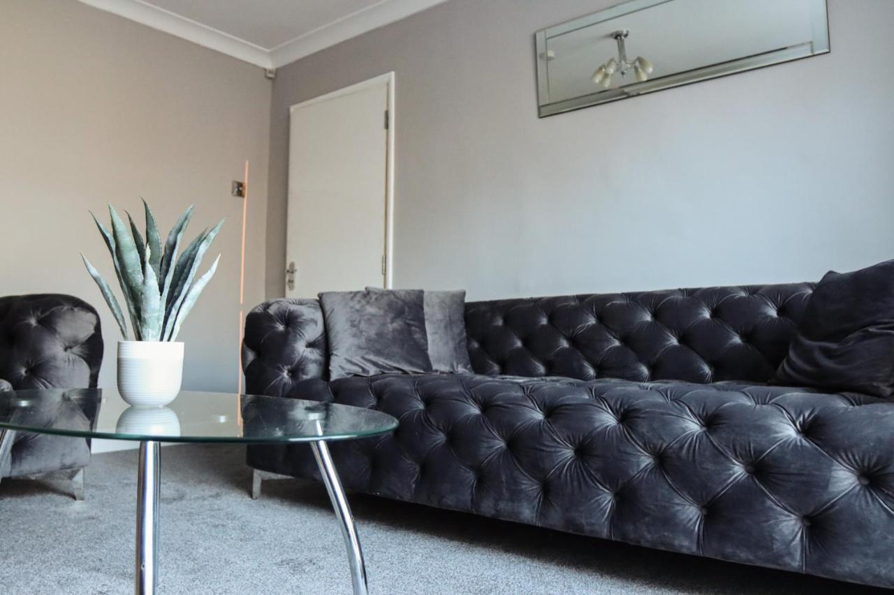 The Grey Haven Birmingham Villa ภายนอก รูปภาพ